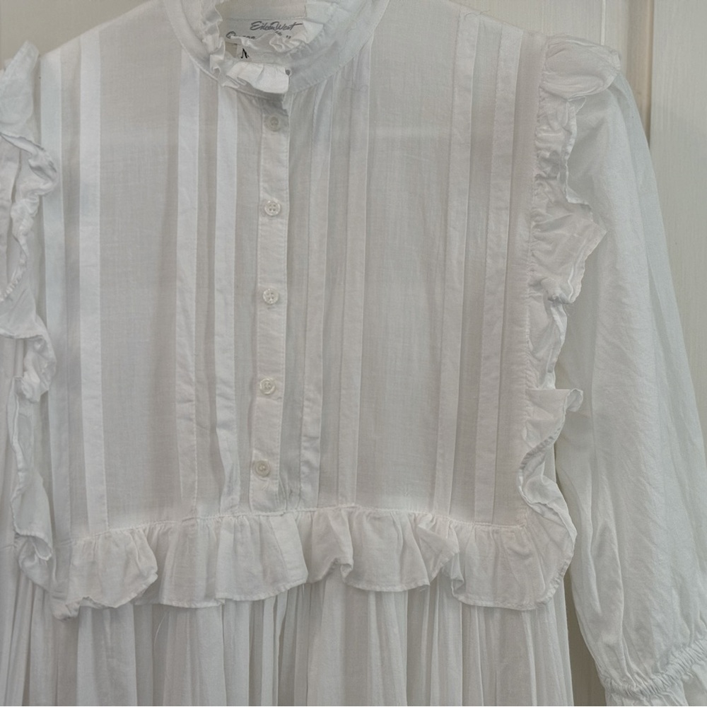 Gorgeous Vintage looking Eileen West White Cotton Maxi Dress w/ Ruffles - Picture 5 of 6